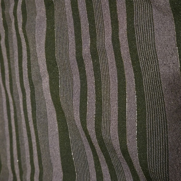 Maggie Barnes 2 in 1 Top Eggplant & Black with Metallic Threading Size 18W - Picture 9 of 9